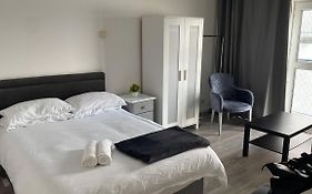 Canary Wharf Apartment